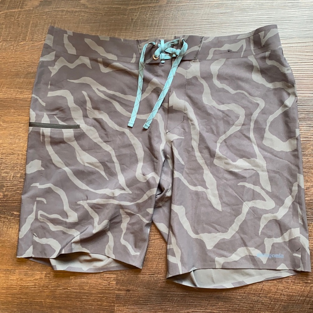Patagonia stretch hydro flow board short